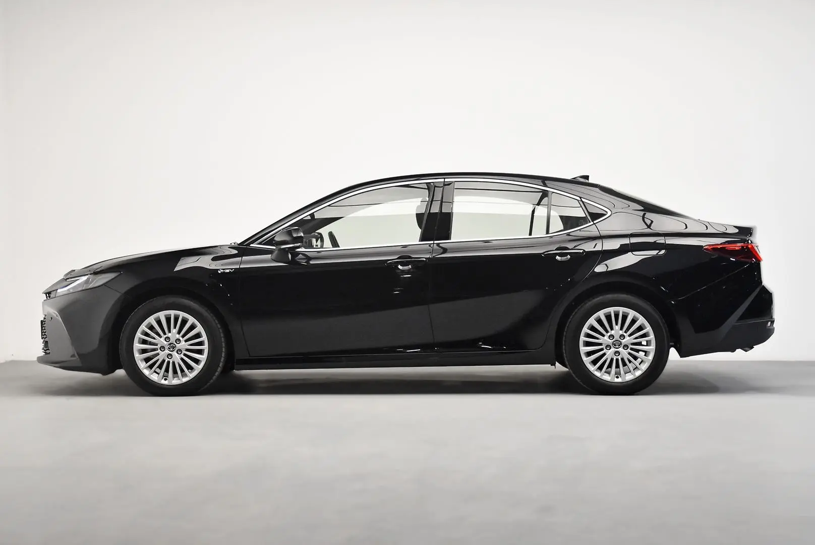 2024 Toyota Camry Gallery Image 4