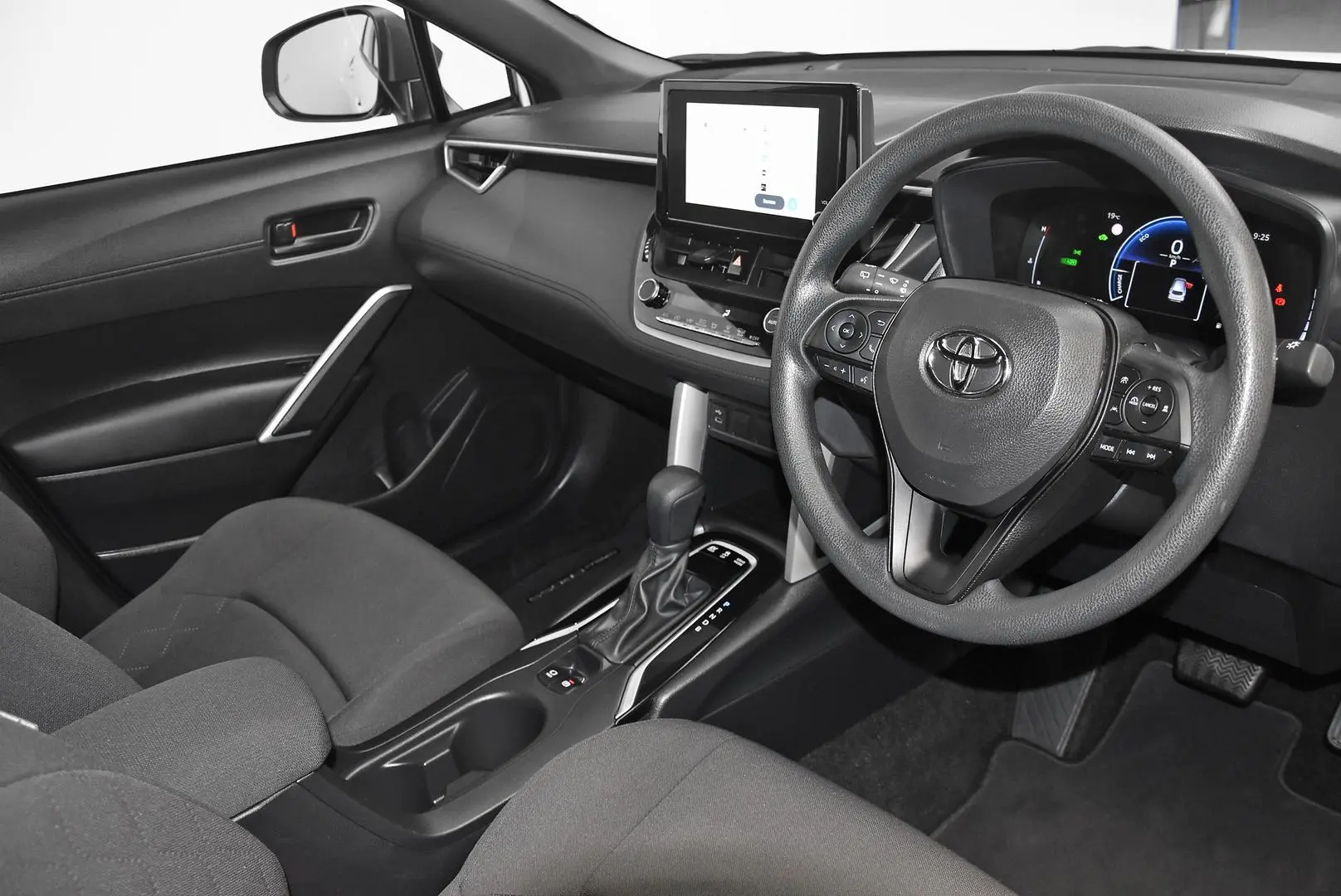 2024 Toyota Corolla Cross Gallery Image 9