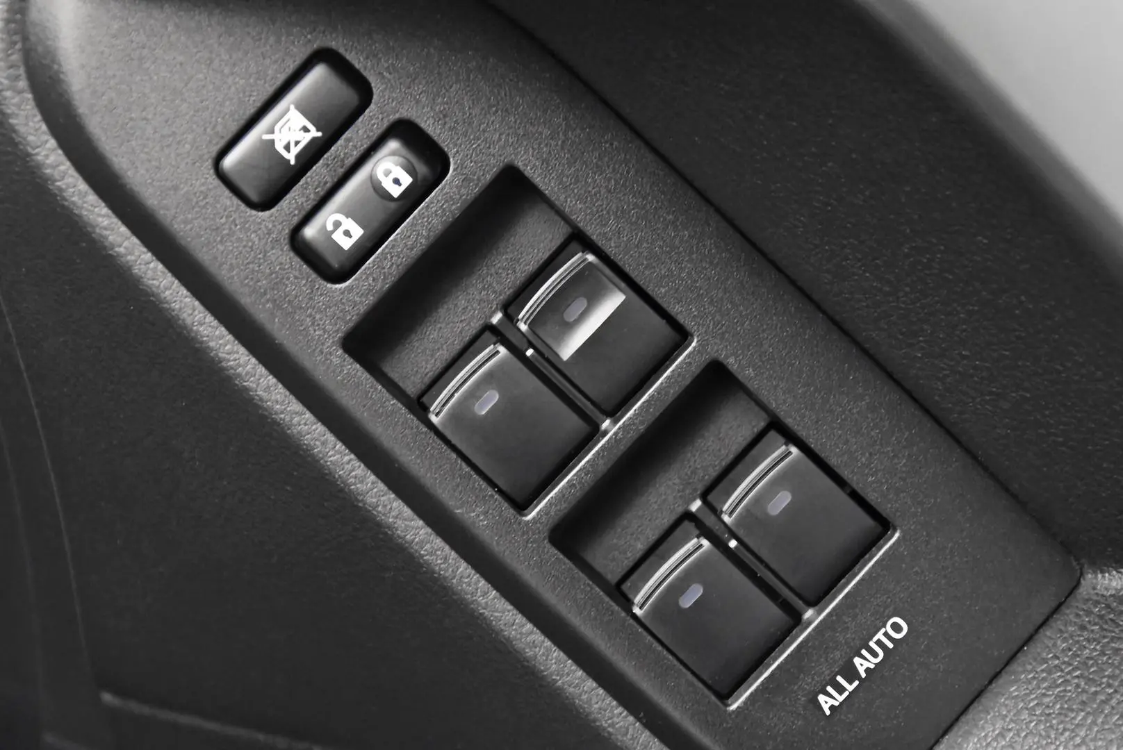 2022 Toyota Landcruiser Prado Gallery Image 8