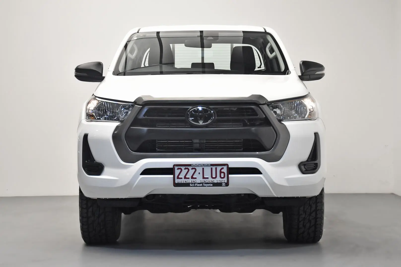 2023 Toyota Hilux Gallery Image 2