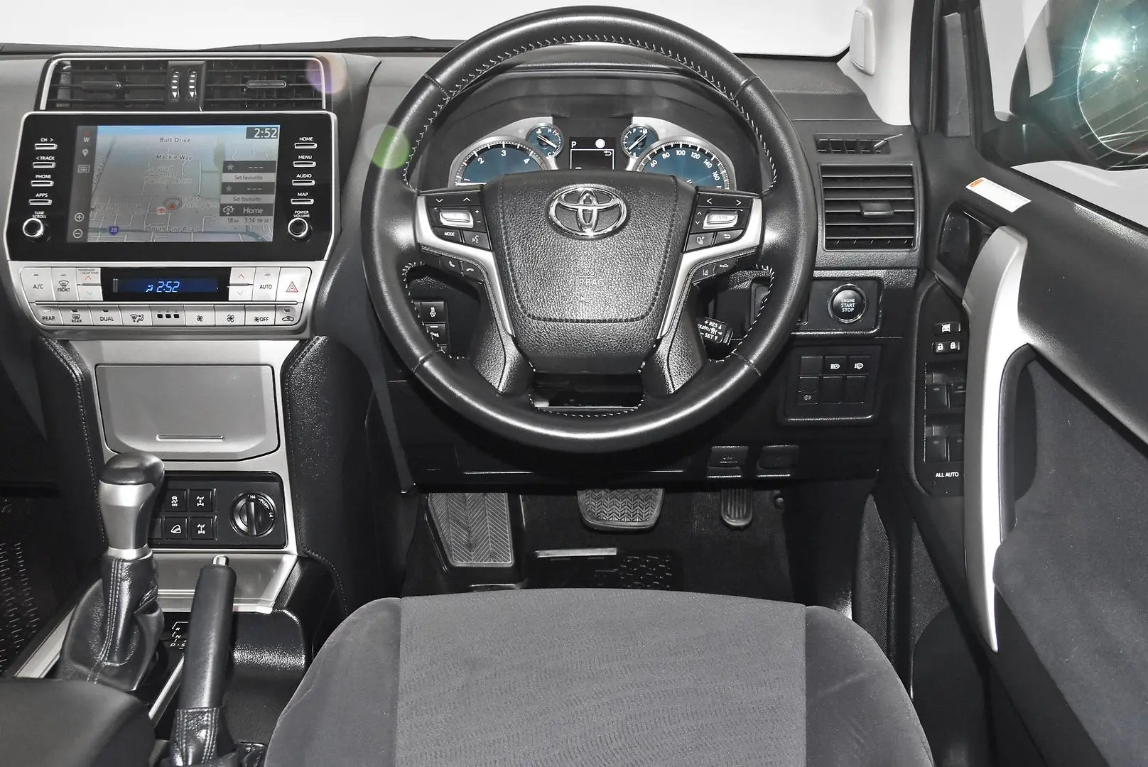 2023 Toyota Landcruiser Prado Gallery Image 13