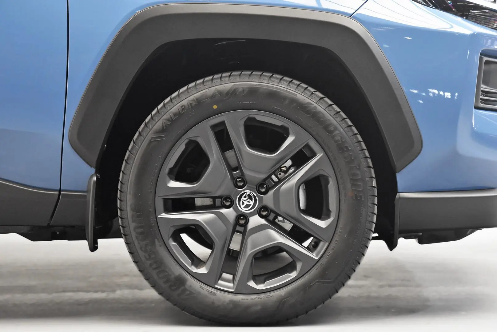 2024 Toyota RAV4 Gallery Image 25