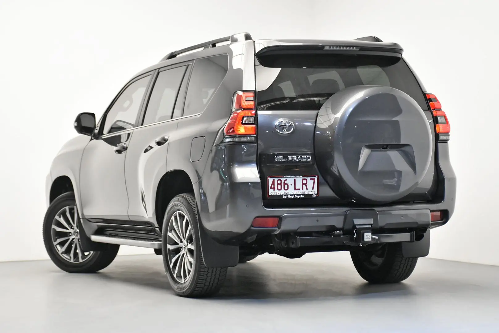 2023 Toyota Landcruiser Prado Gallery Image 5