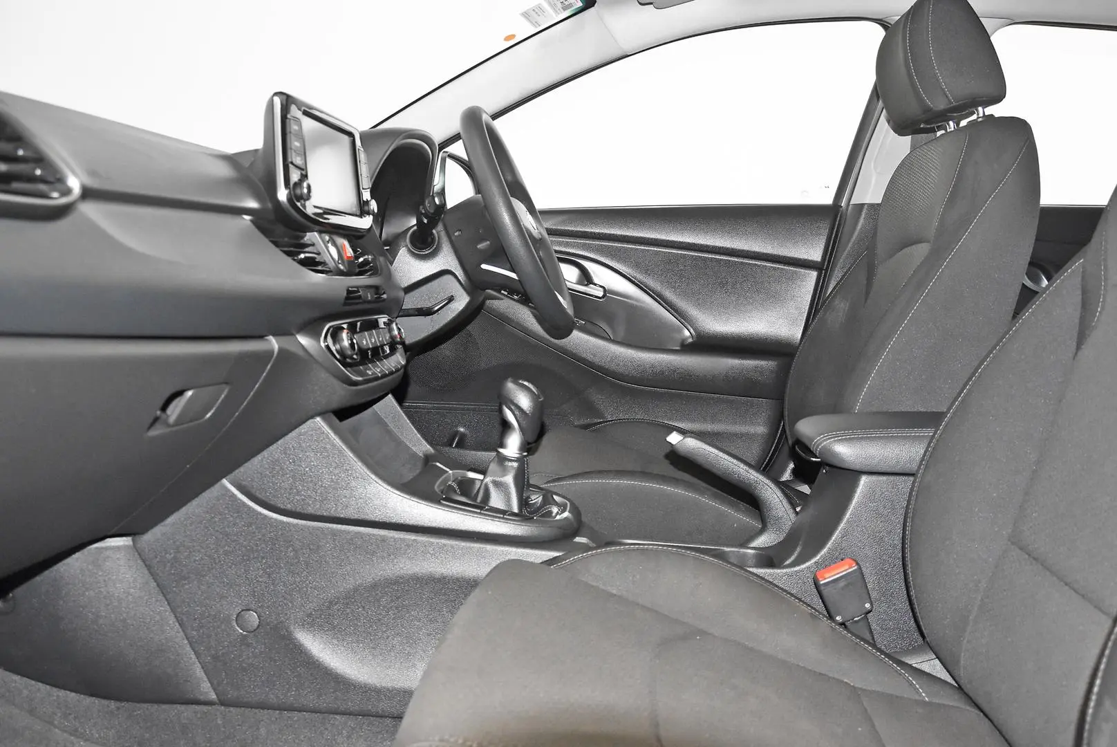 2017 Hyundai i30 Gallery Image 17