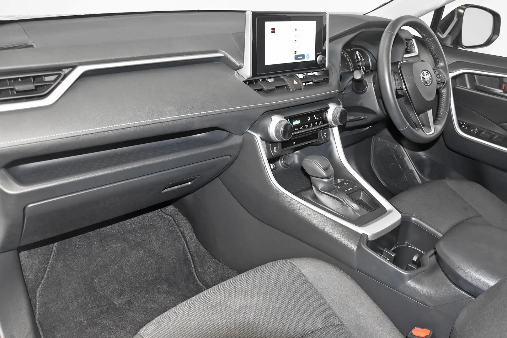 2024 Toyota RAV4 Gallery Image 16