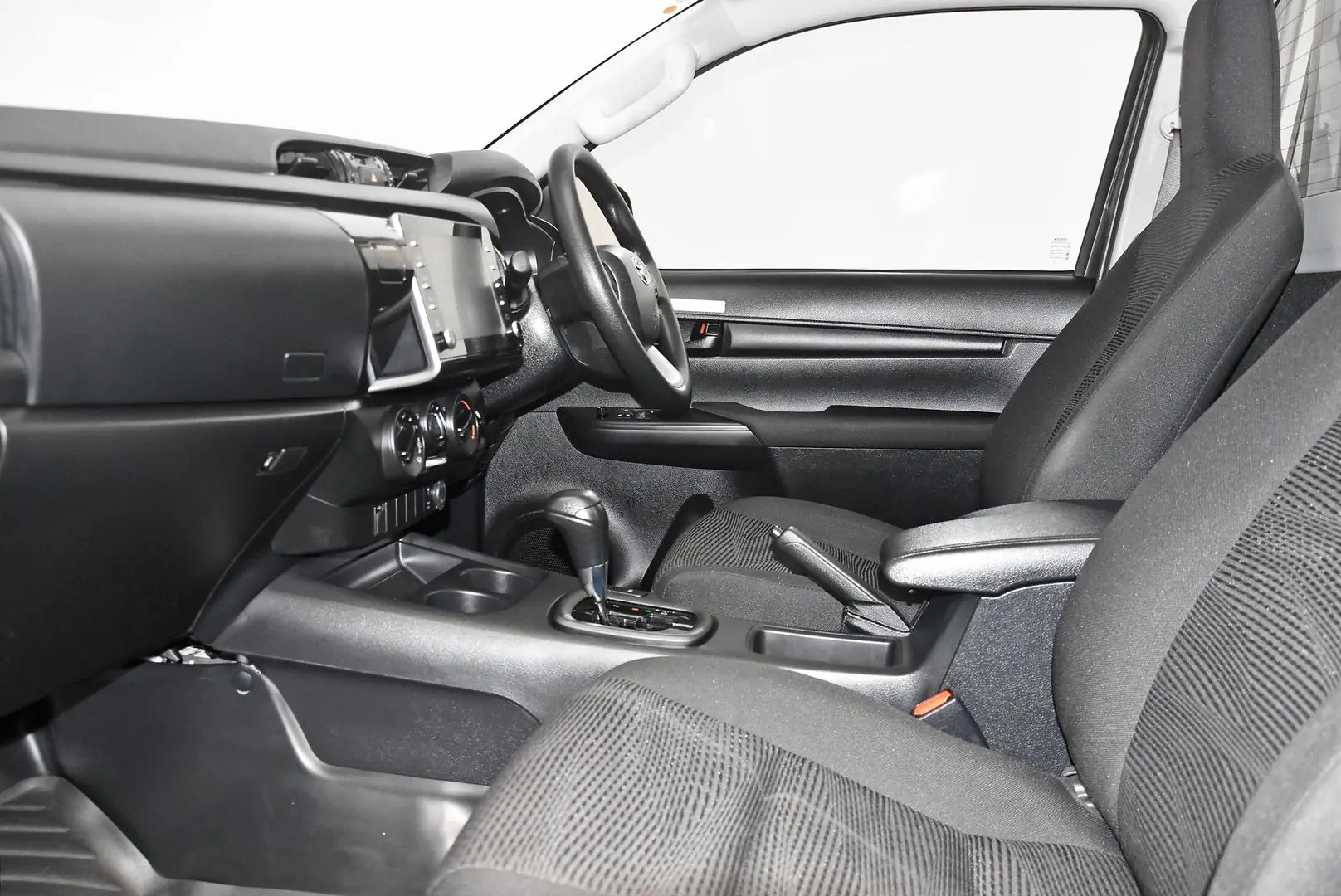 2023 Toyota Hilux Gallery Image 15