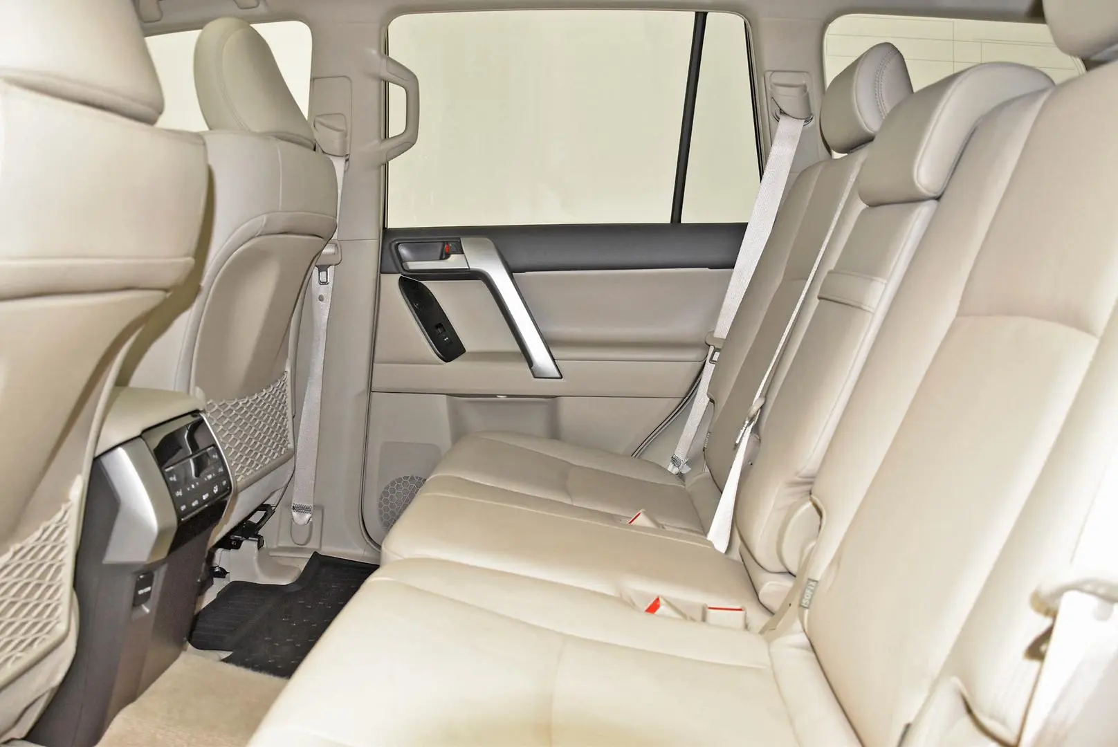 2022 Toyota Landcruiser Prado Gallery Image 18