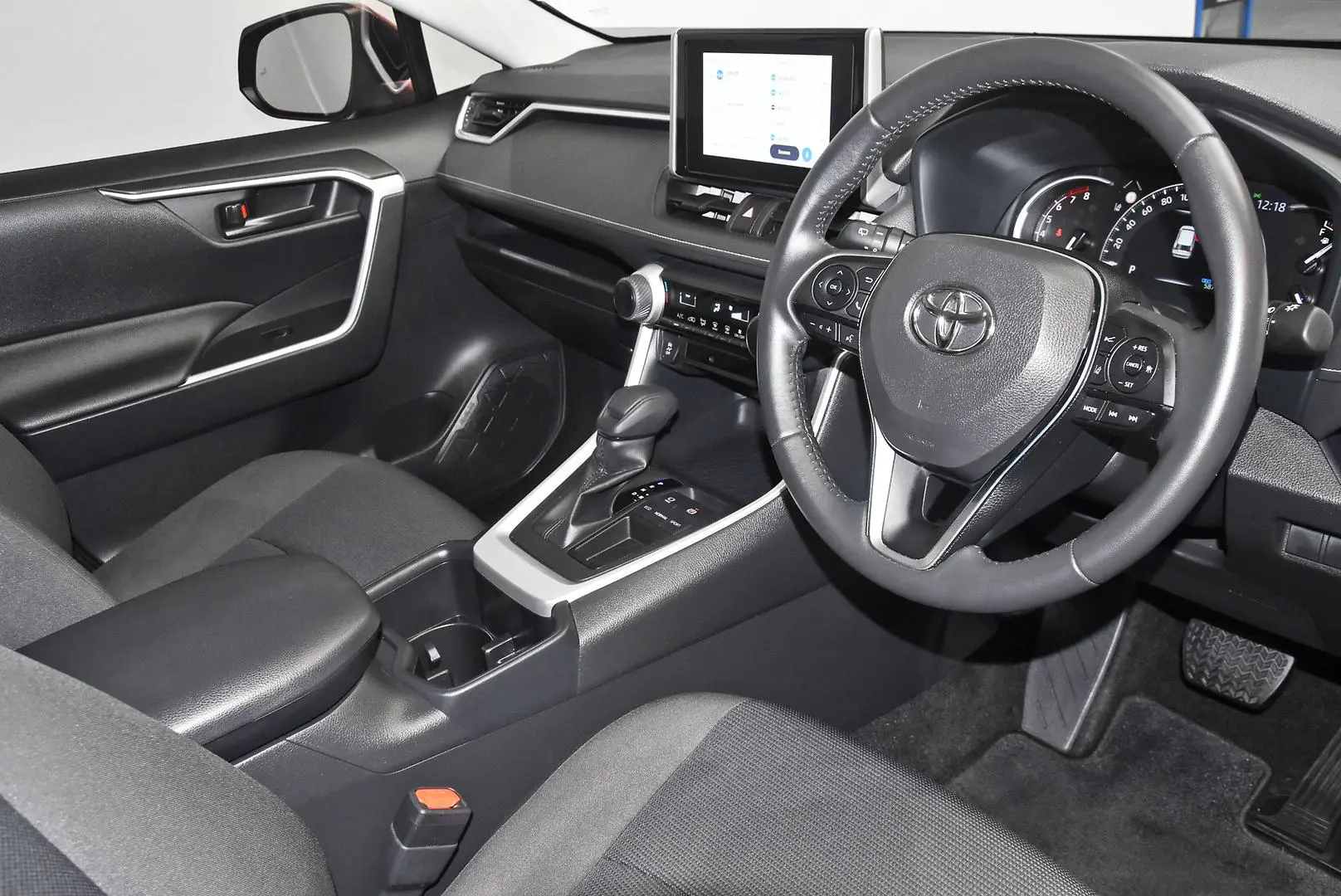 2022 Toyota RAV4 Gallery Image 8