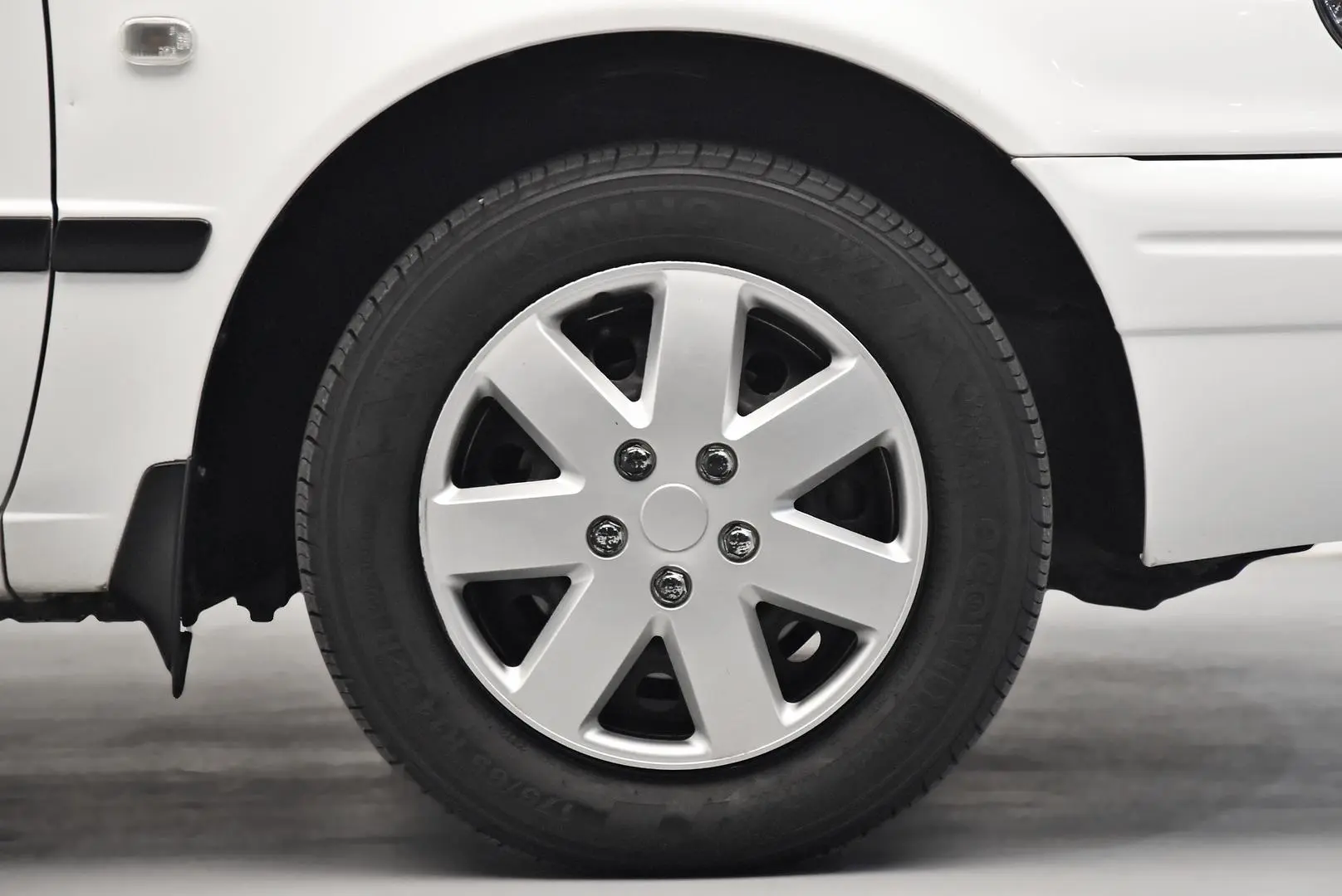 2000 Toyota Corolla Gallery Image 19