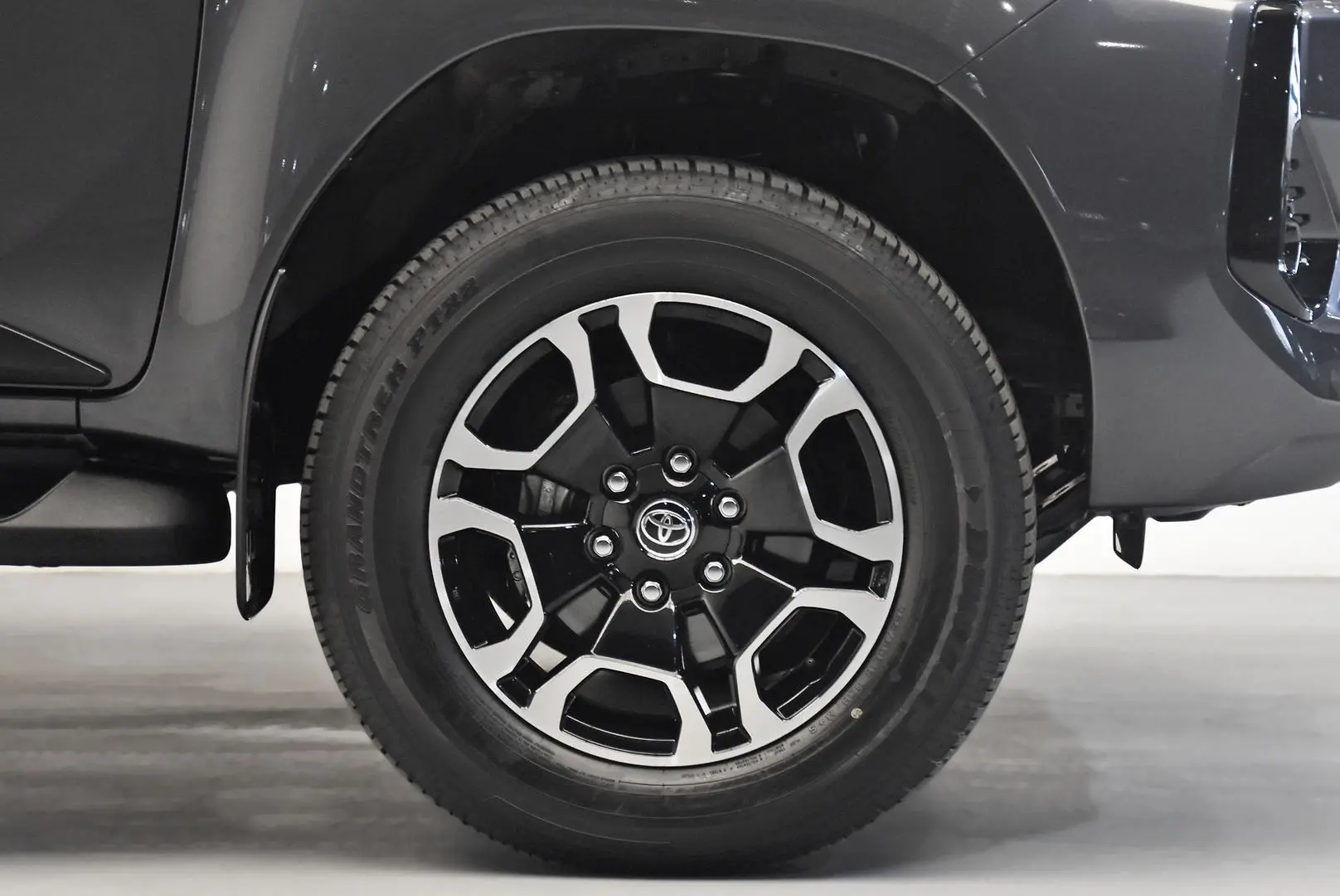 2025 Toyota Hilux Gallery Image 22