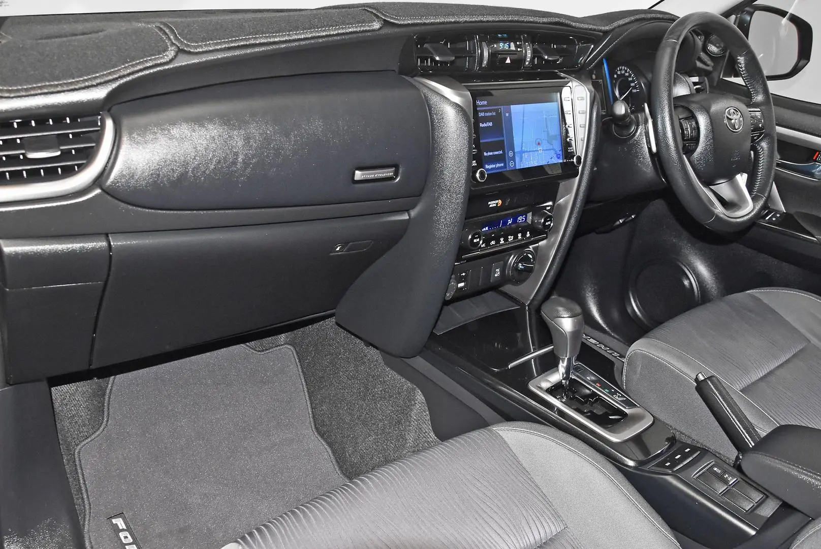 2021 Toyota Fortuner Gallery Image 16