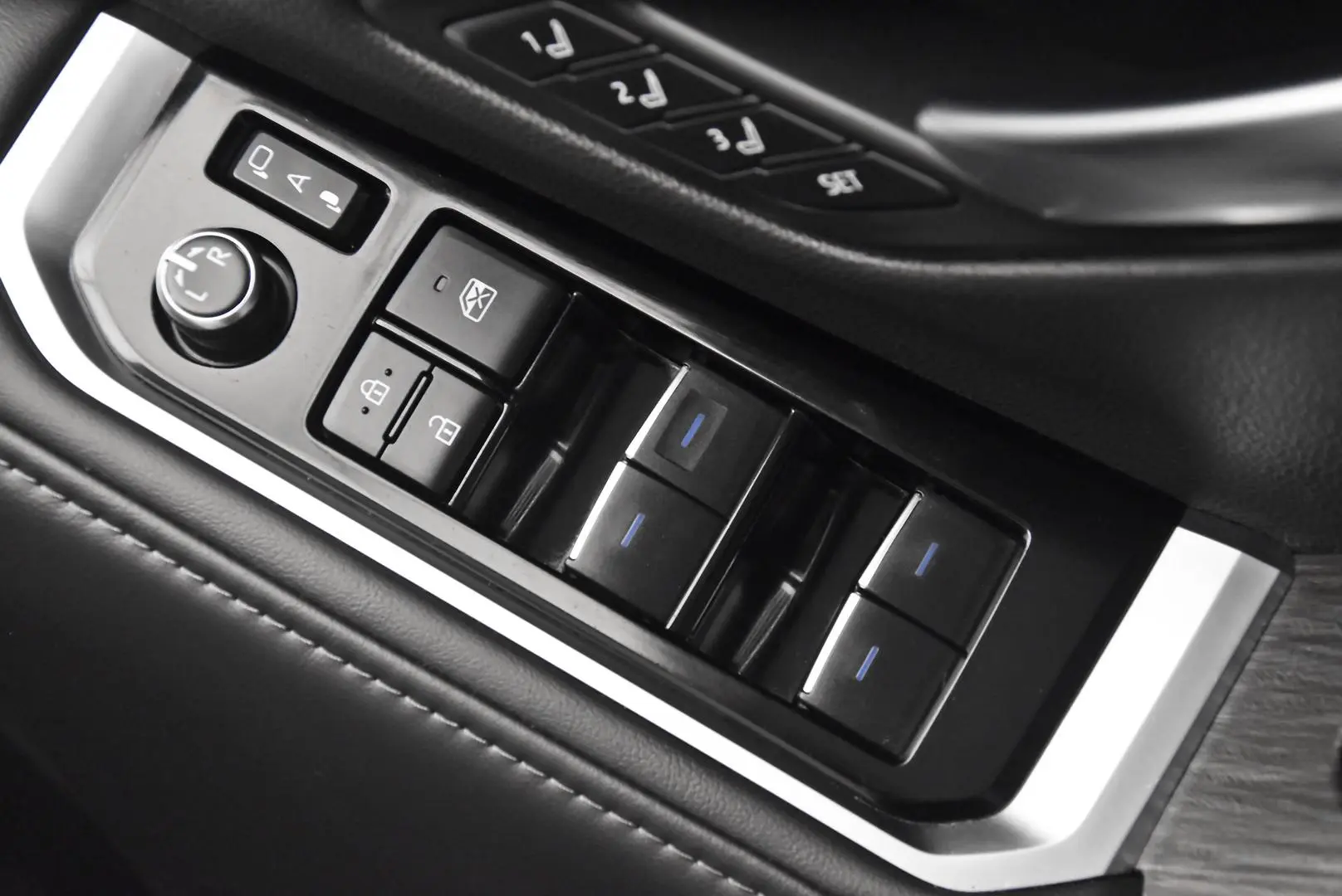 2024 Toyota Landcruiser Gallery Image 9