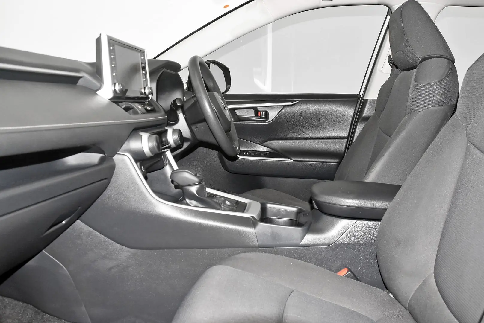 2019 Toyota RAV4 Gallery Image 17