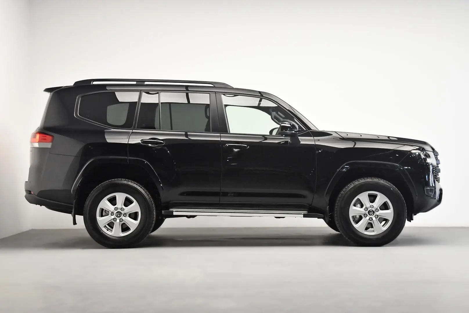 2024 Toyota Landcruiser Gallery Image 3