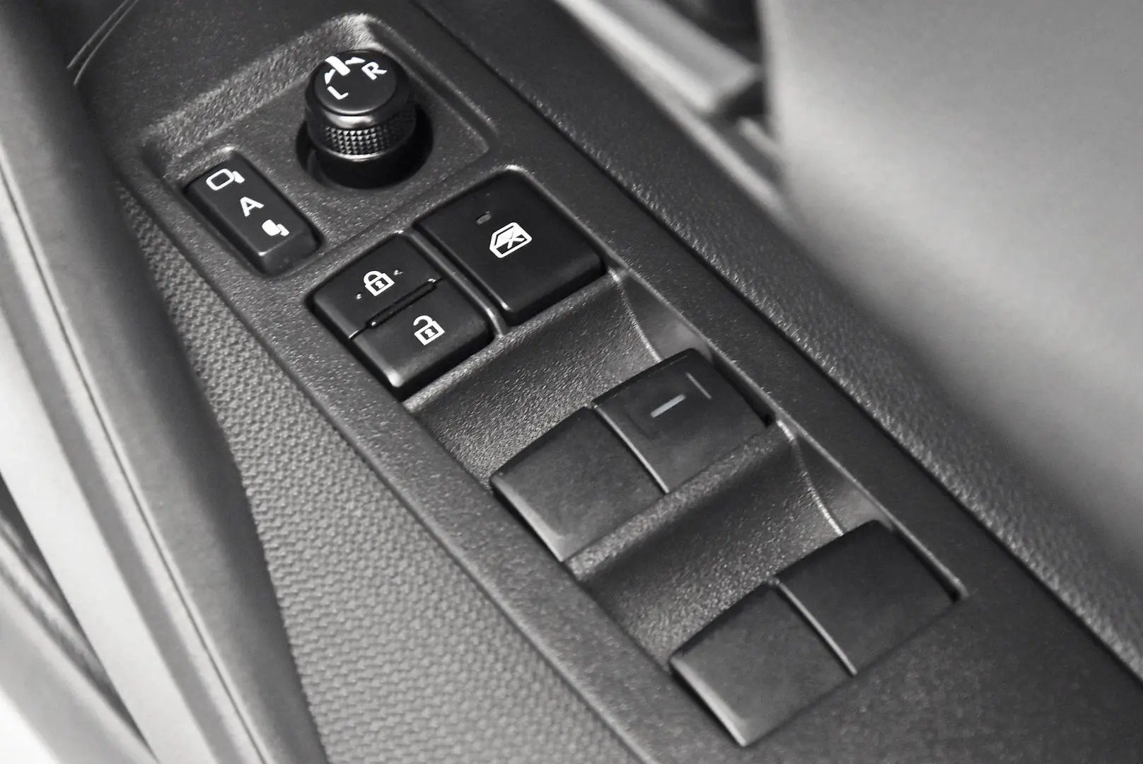 2025 Toyota Corolla Gallery Image 10