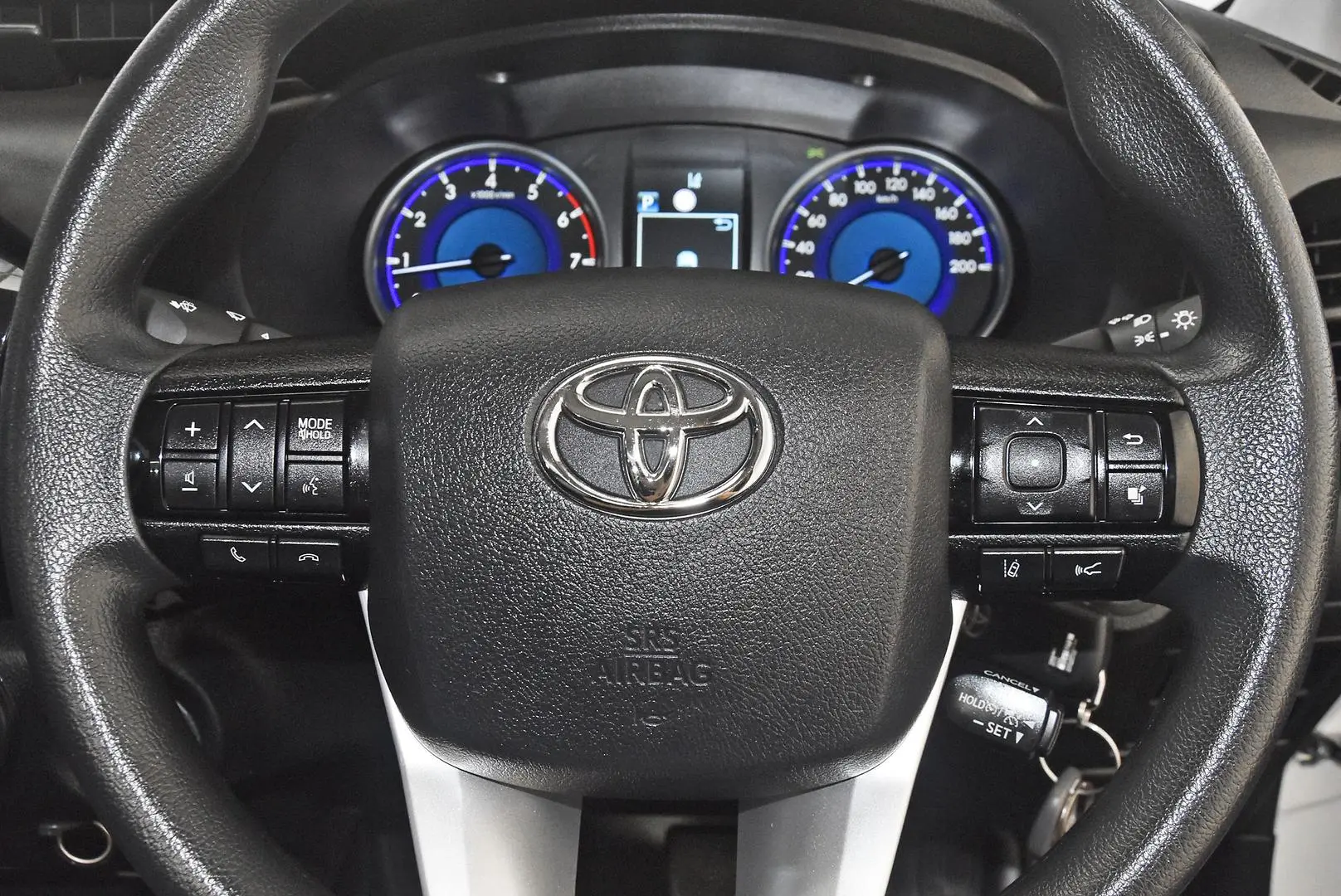 2020 Toyota Hilux Gallery Image 13