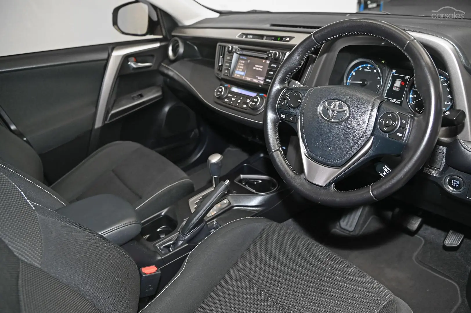 2015 Toyota RAV4 Image 8