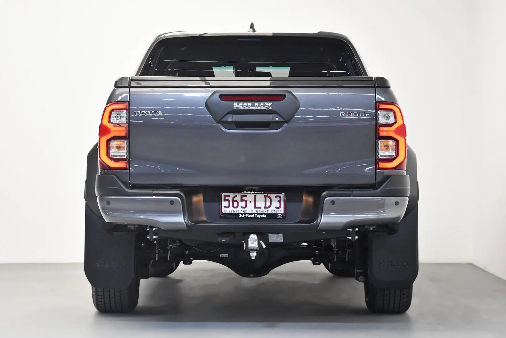 2024 Toyota Hilux Gallery Image 6