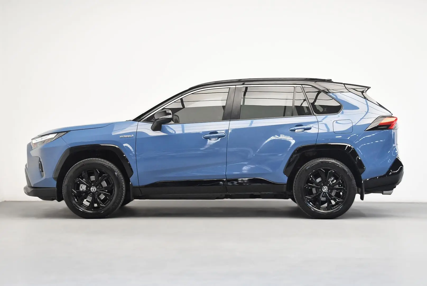 2022 Toyota RAV4 Gallery Image 4