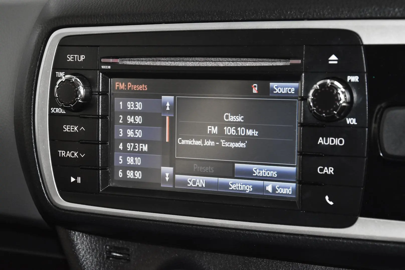 2015 Toyota Yaris Gallery Image 11