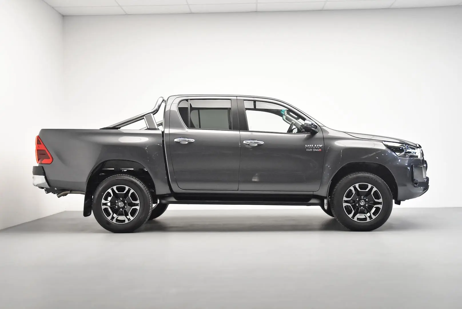 2023 Toyota Hilux Gallery Image 3