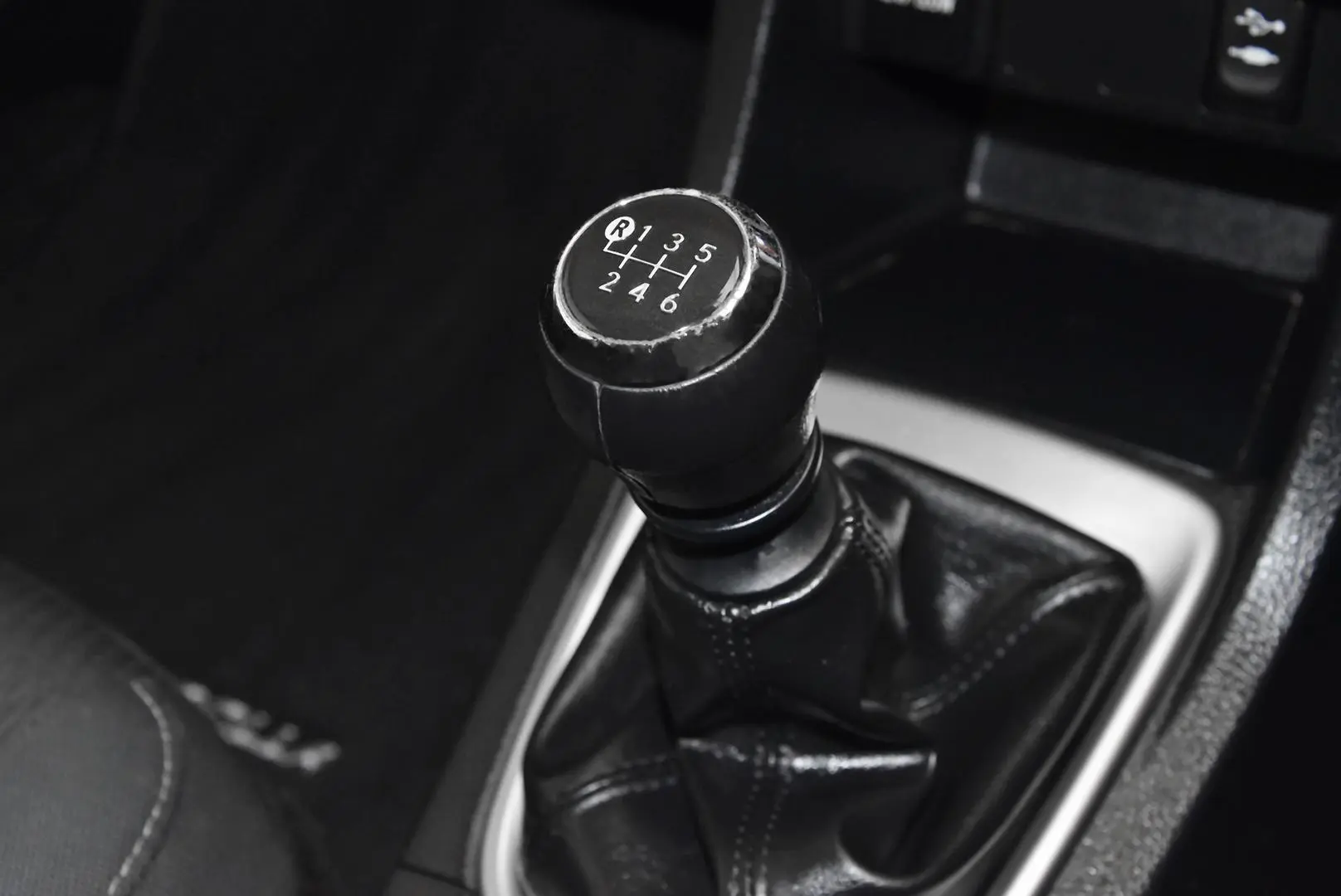 2015 Toyota Corolla Gallery Image 13