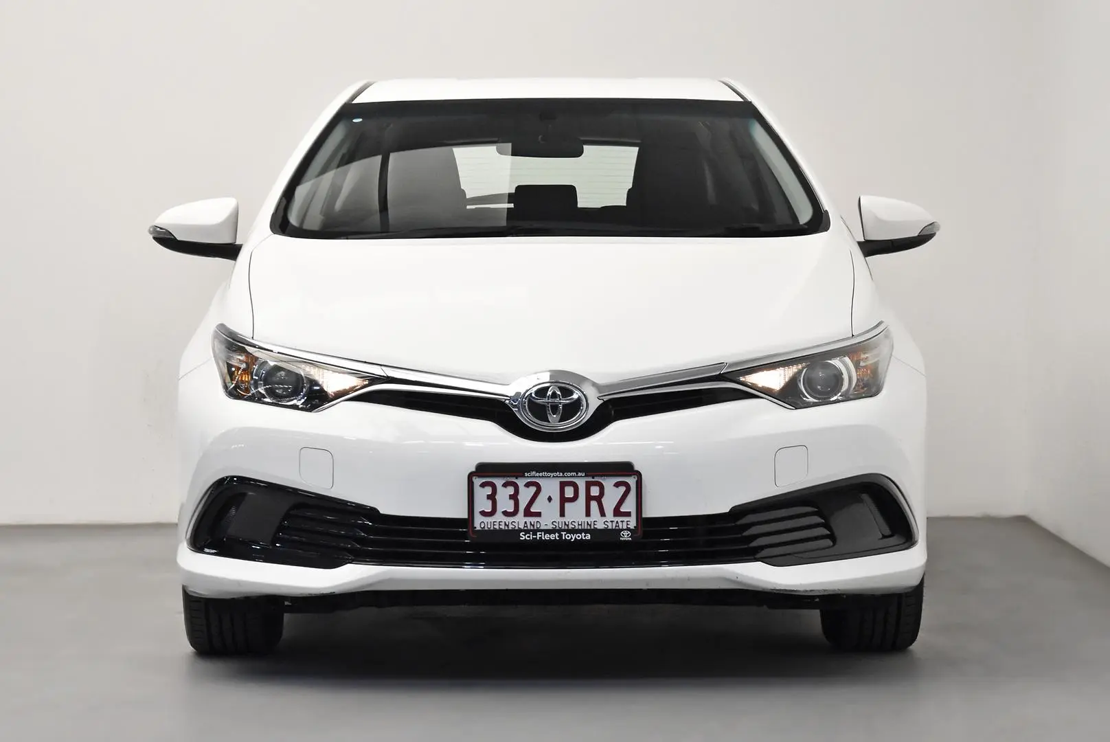 2015 Toyota Corolla Gallery Image 2