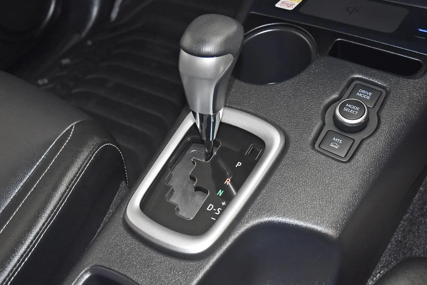 2024 Toyota Hilux Gallery Image 13