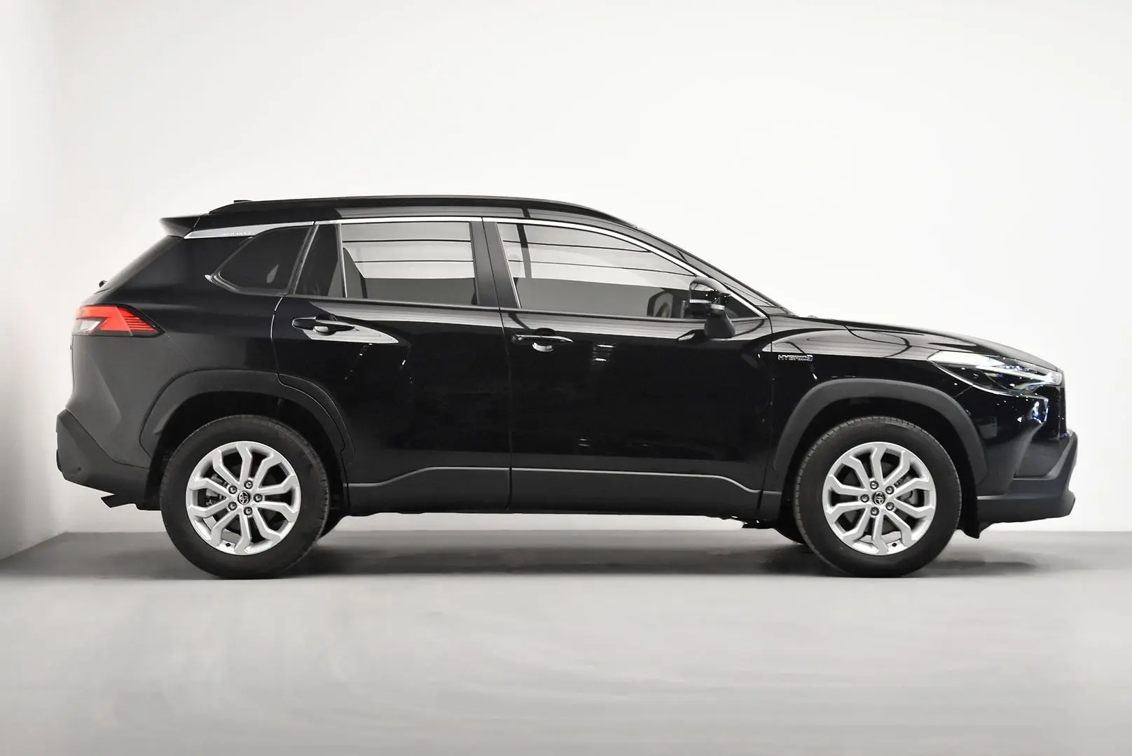 2023 Toyota Corolla Cross Gallery Image 3