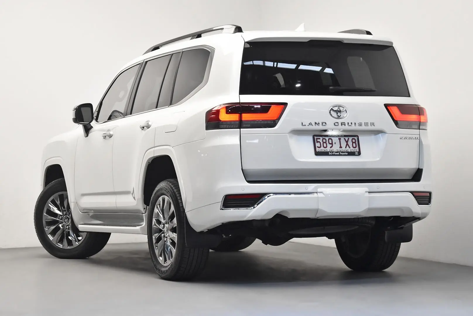 2024 Toyota Landcruiser Gallery Image 5