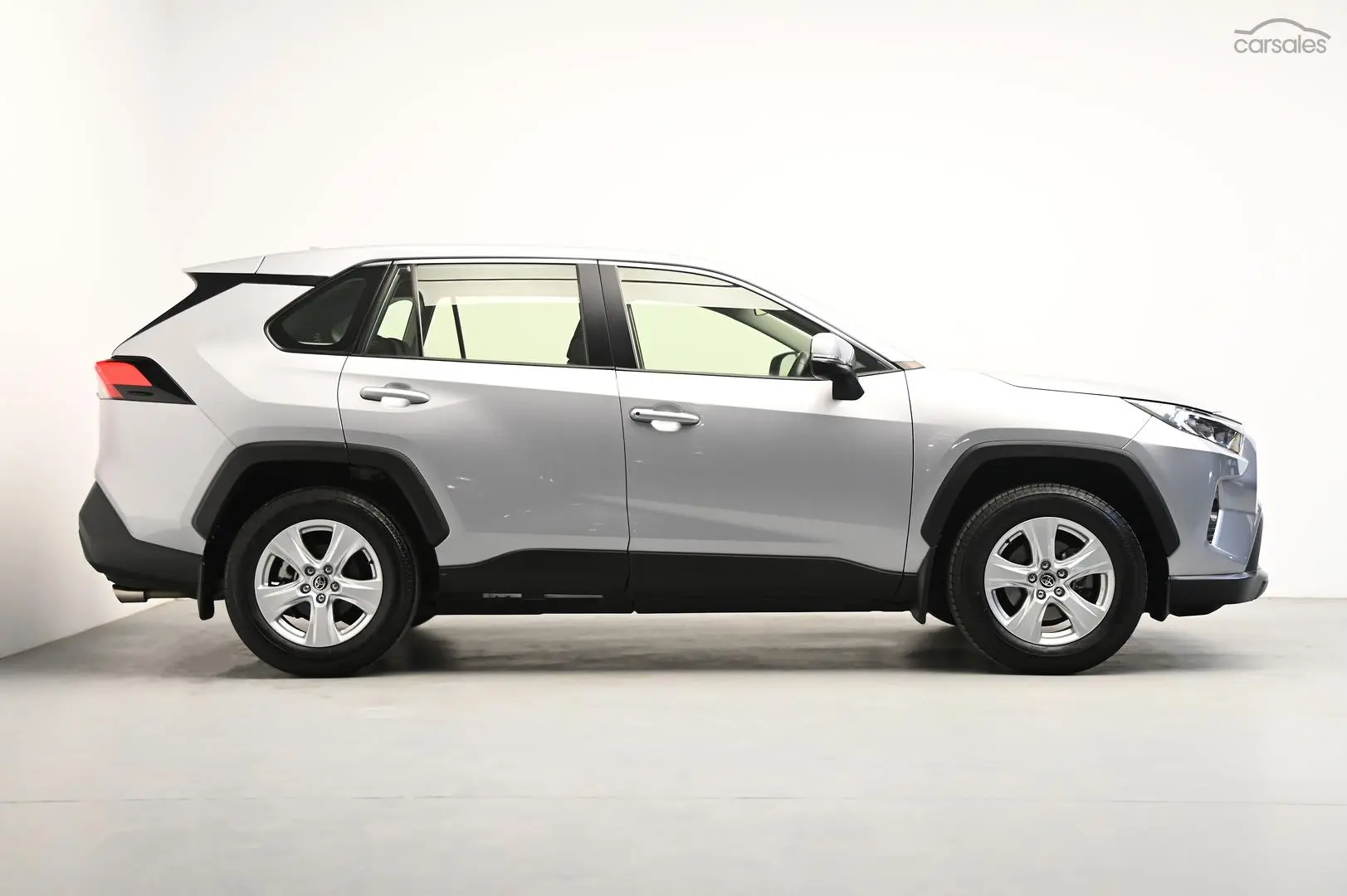 2021 Toyota RAV4 Image 3