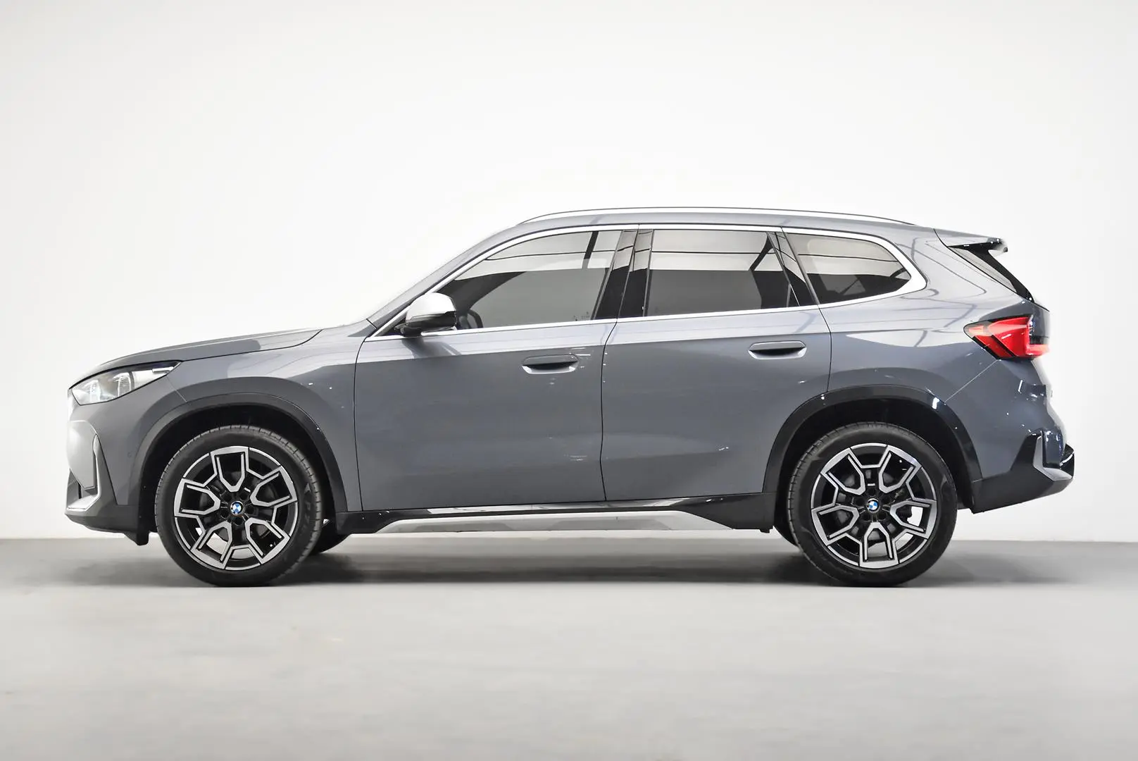 2022 BMW X1 Gallery Image 4