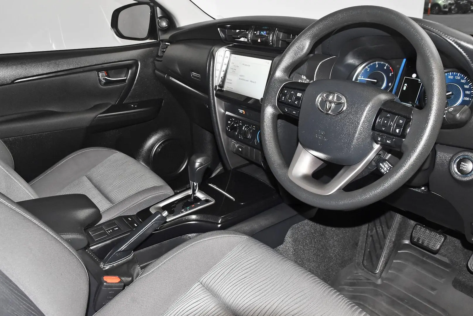 2025 Toyota Fortuner Gallery Image 7