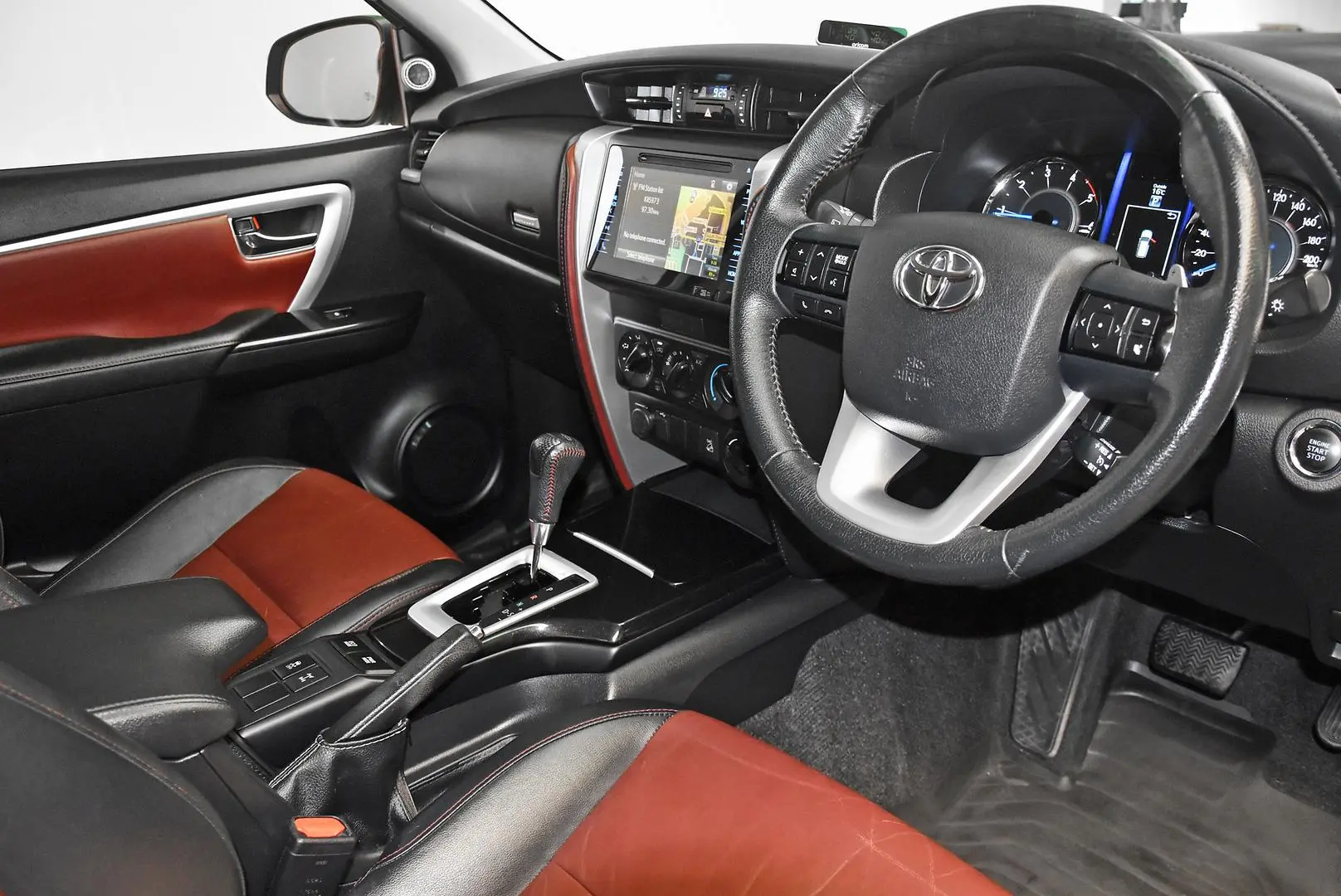 2018 Toyota Fortuner Gallery Image 7