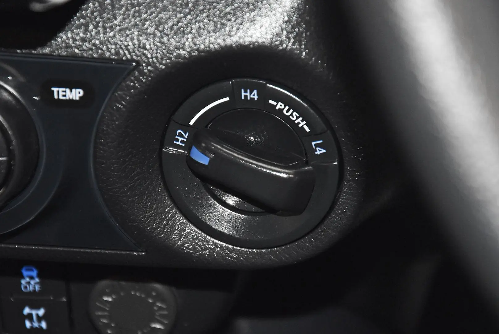 2024 Toyota Hilux Gallery Image 14