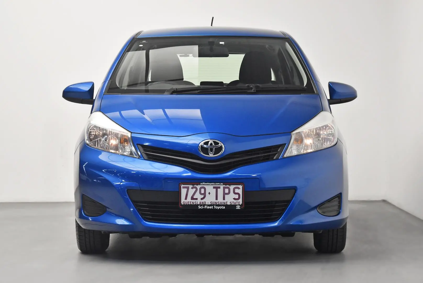 2013 Toyota Yaris Gallery Image 2