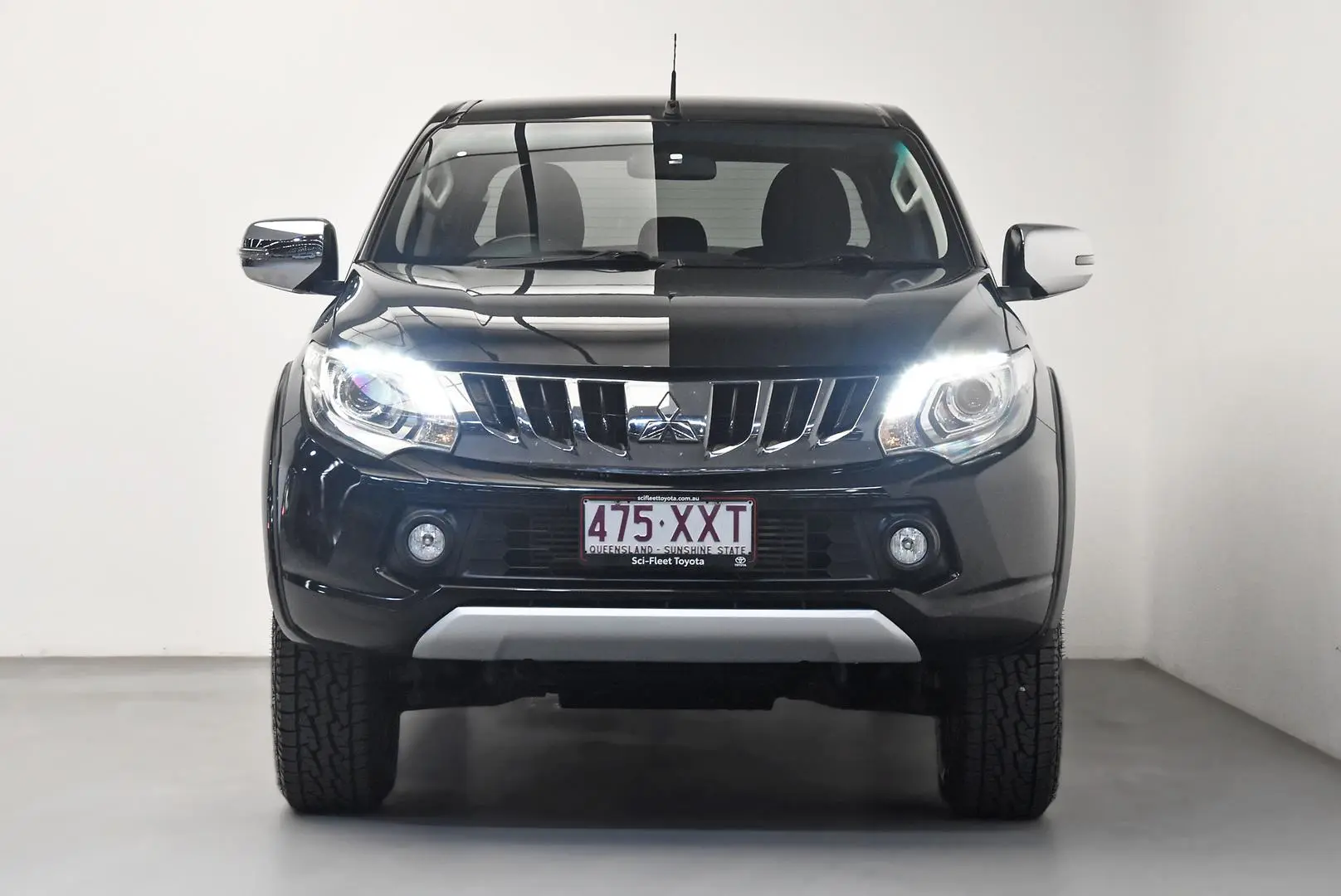 2017 Mitsubishi Triton Gallery Image 2