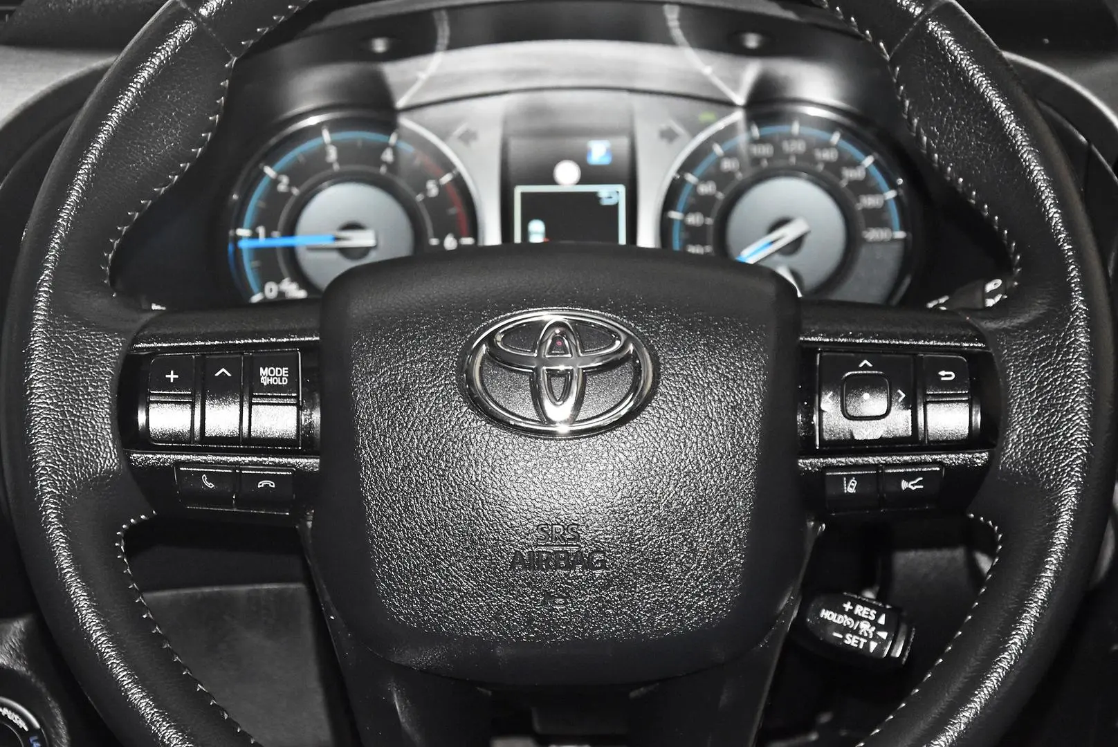 2022 Toyota Hilux Gallery Image 15