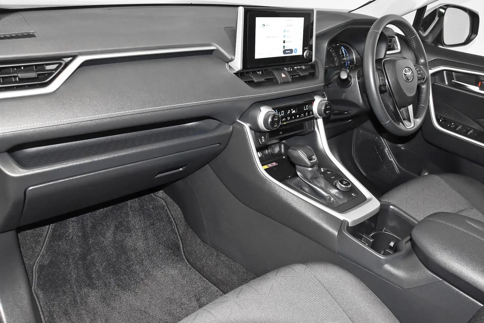 2024 Toyota RAV4 Gallery Image 17