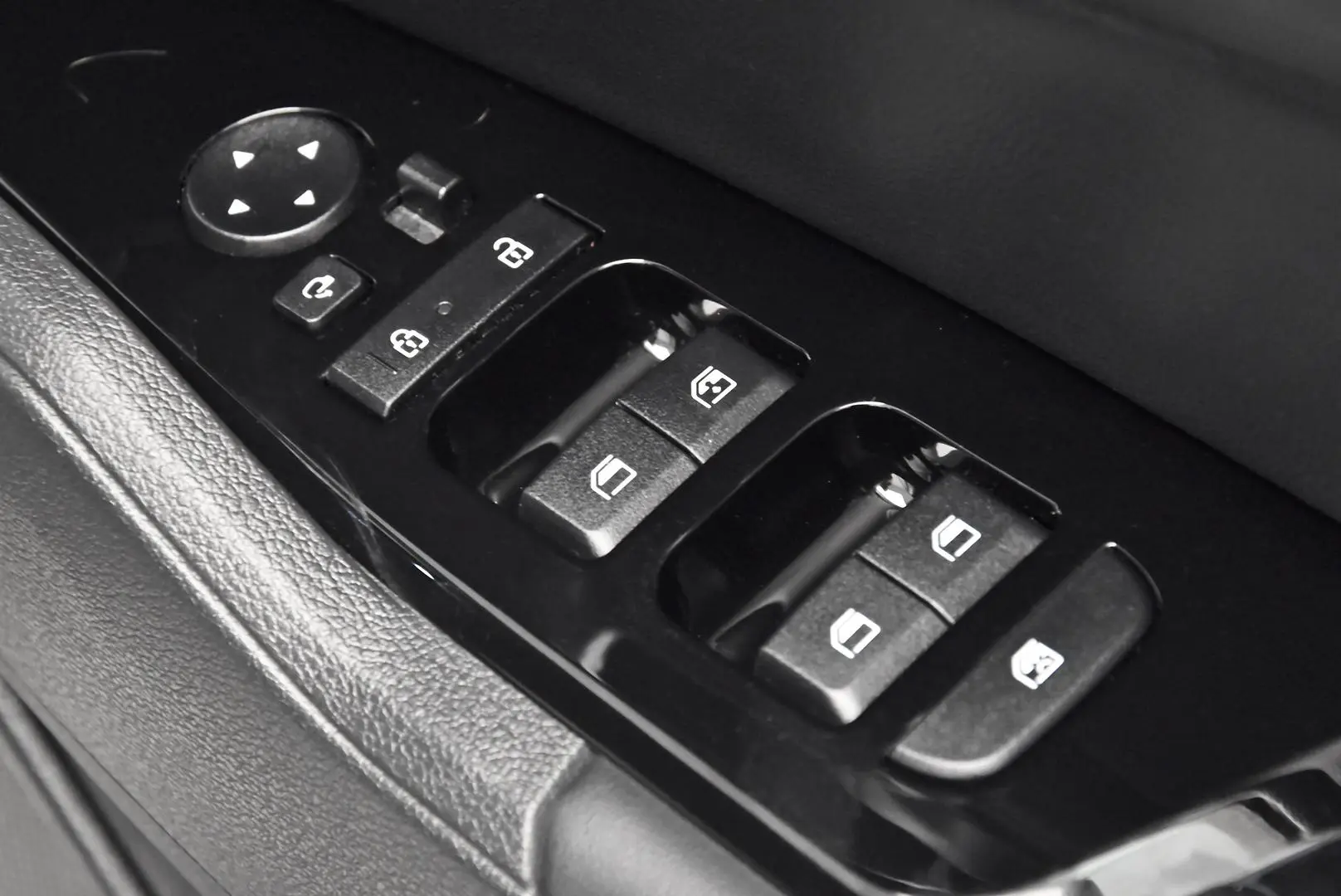 2024 Kia Sportage Gallery Image 9