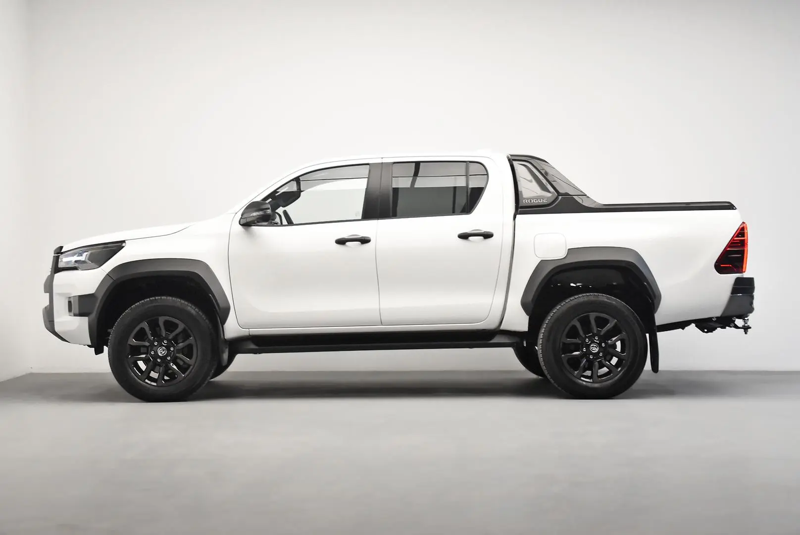 2024 Toyota Hilux Gallery Image 4