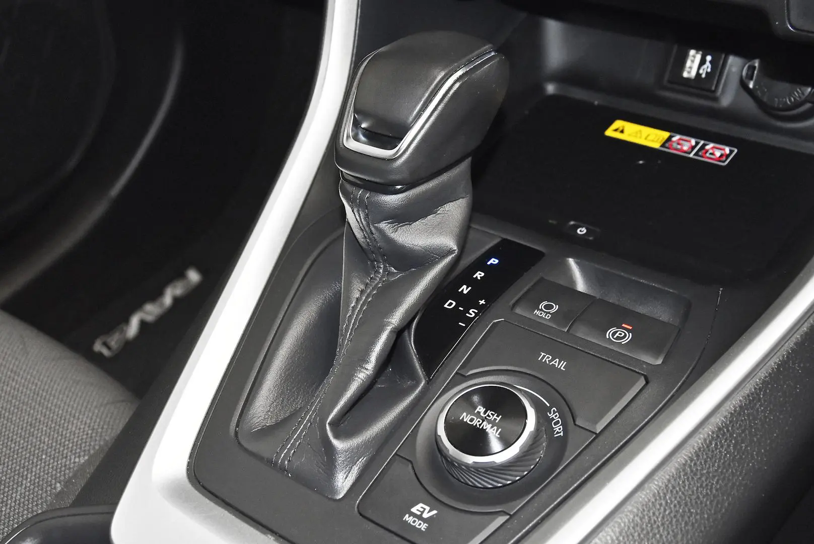 2024 Toyota RAV4 Gallery Image 14