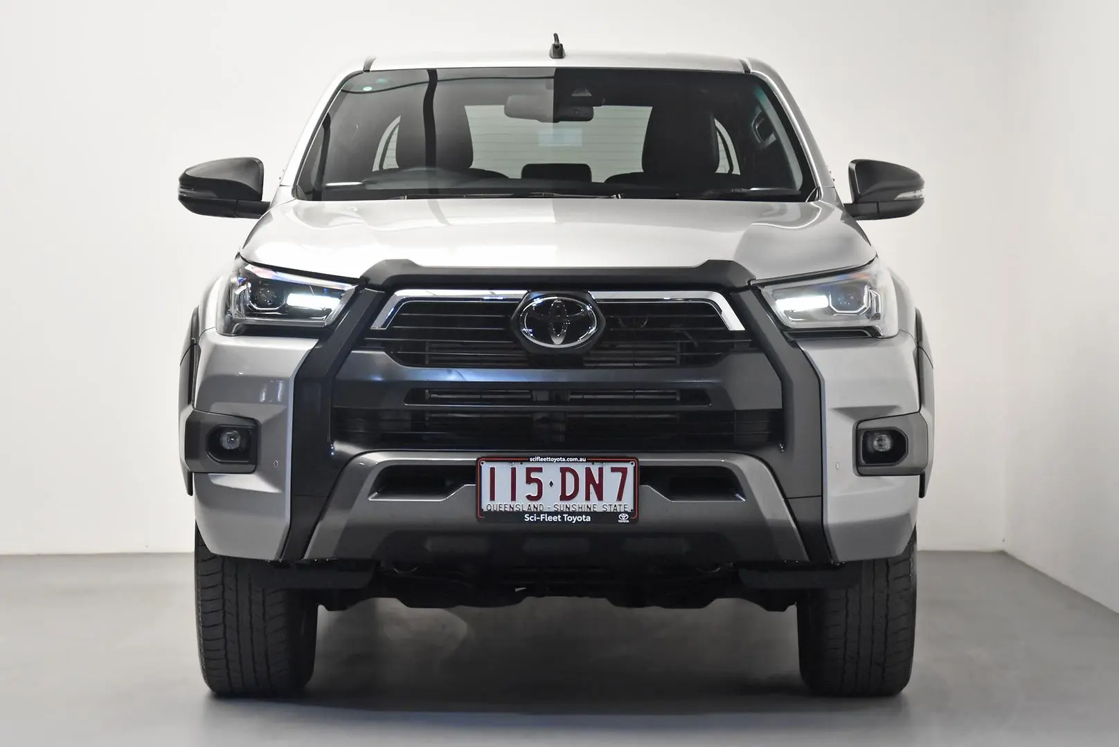 2021 Toyota Hilux Gallery Image 2