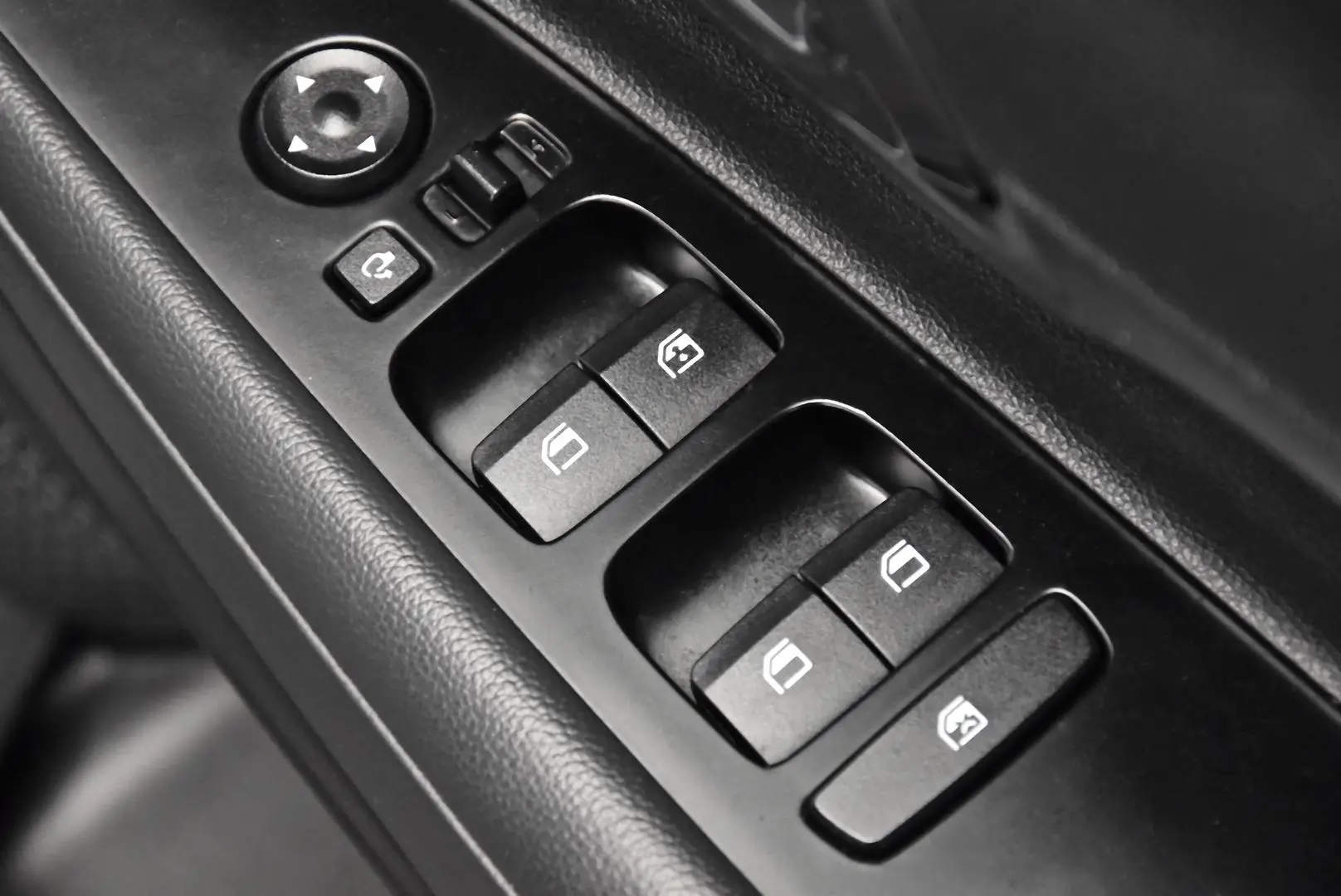 2021 Hyundai i20 Gallery Image 9