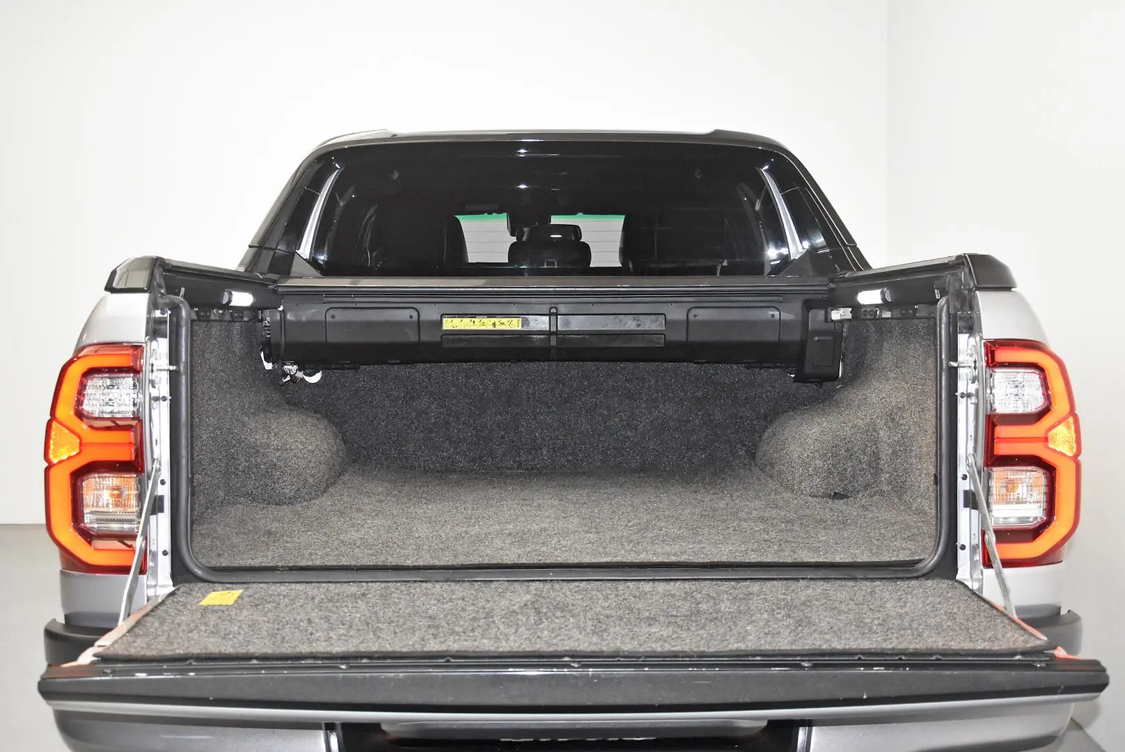 2021 Toyota Hilux Gallery Image 21
