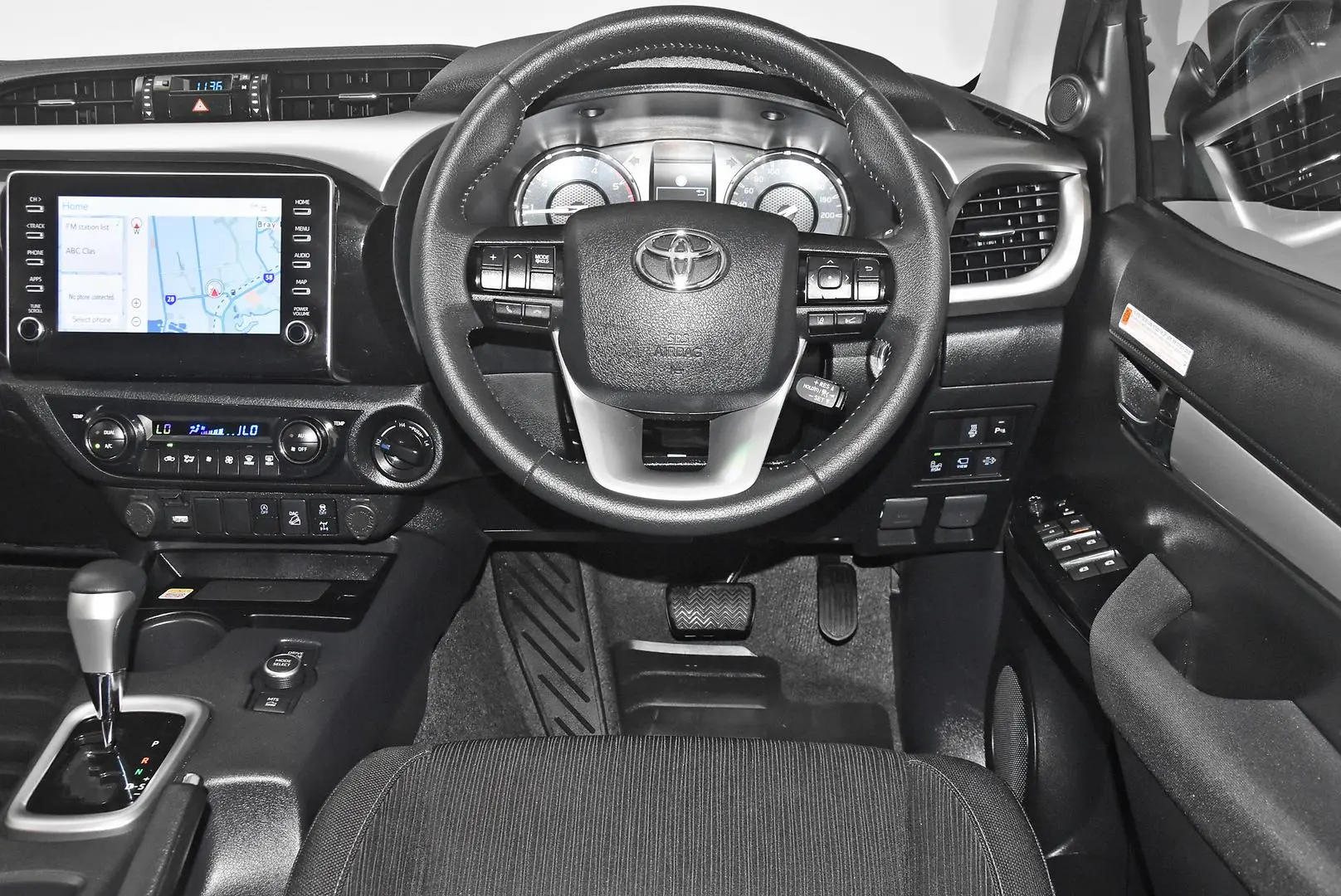 2025 Toyota Hilux Gallery Image 14