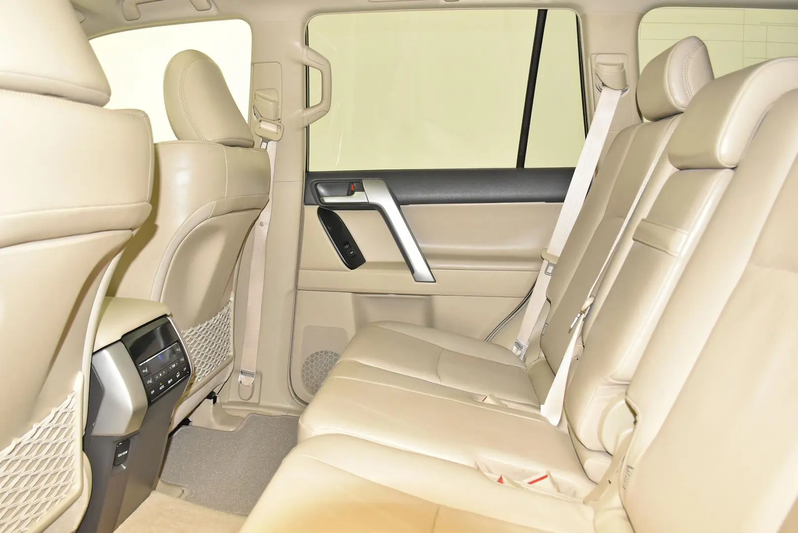 2023 Toyota Landcruiser Prado Gallery Image 18