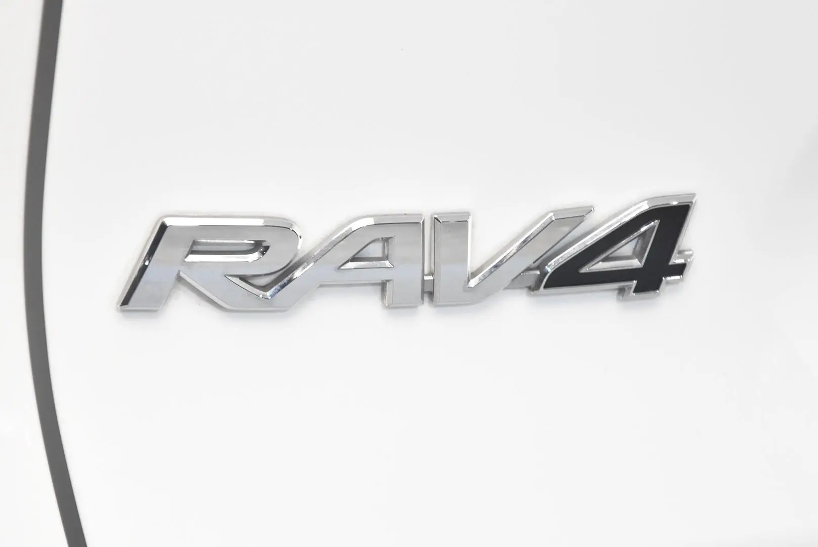 2024 Toyota RAV4 Gallery Image 7