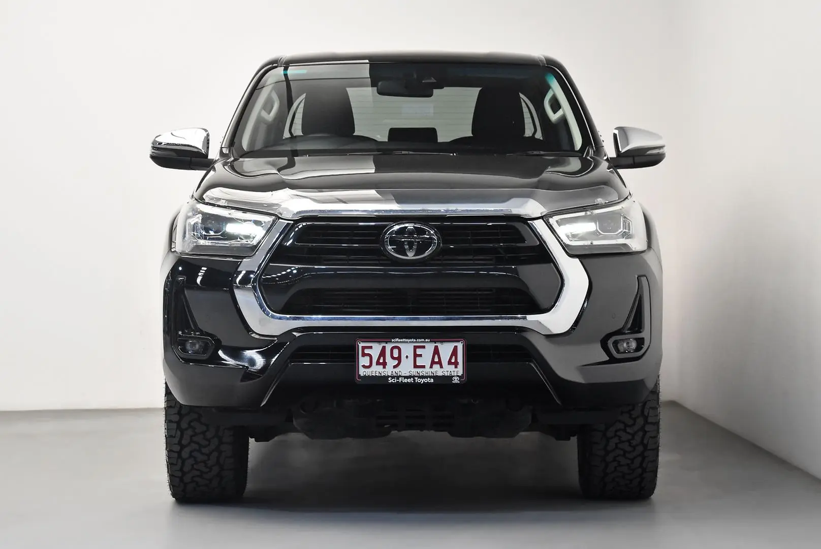 2022 Toyota Hilux Gallery Image 2