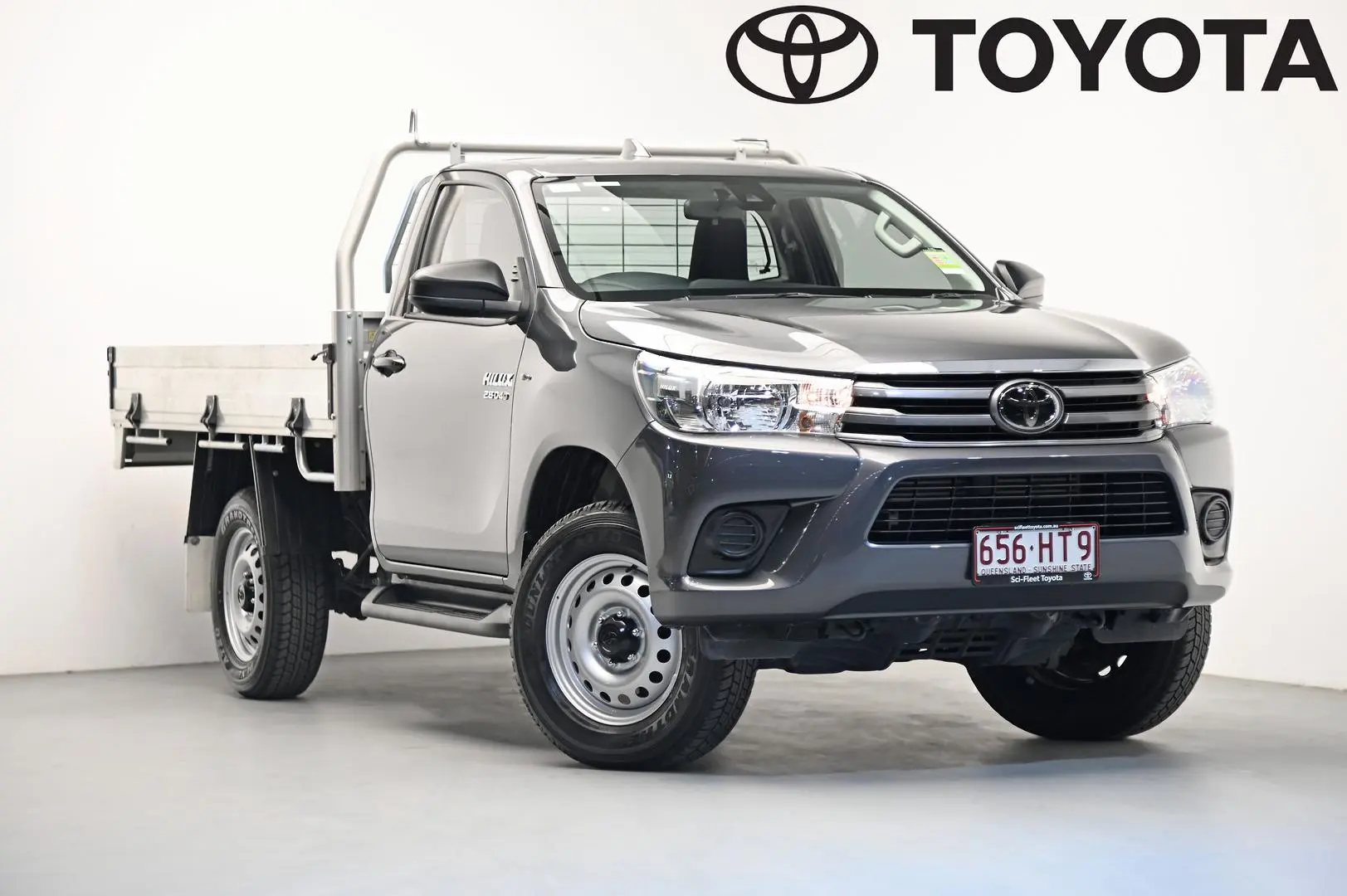 2023 Toyota Hilux Image 1